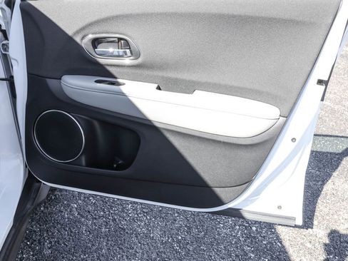 Used 2022 Honda HR-V EX image 40