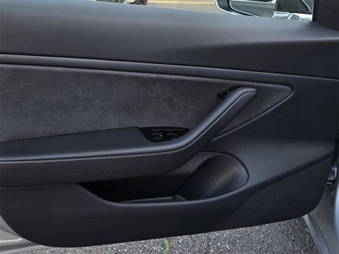 Used 2018 Tesla Model 3 Long Range image 10