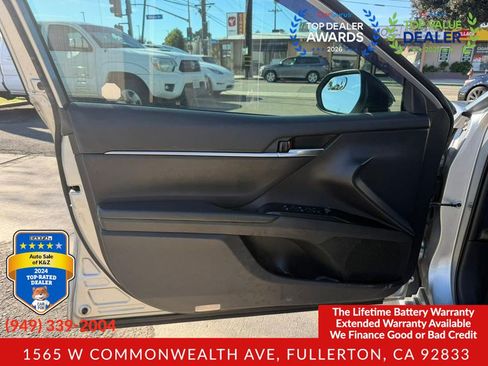 Used 2019 Toyota Camry SE FWD image 22