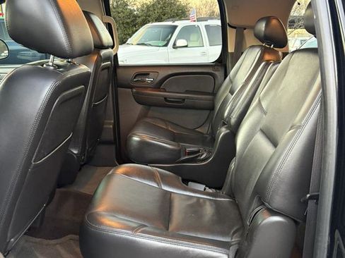 Used 2010 Chevrolet Suburban LTZ image 11