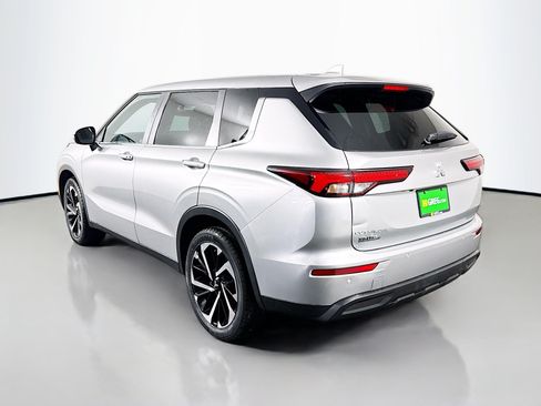 Used 2023 Mitsubishi Outlander SE FWD image 7
