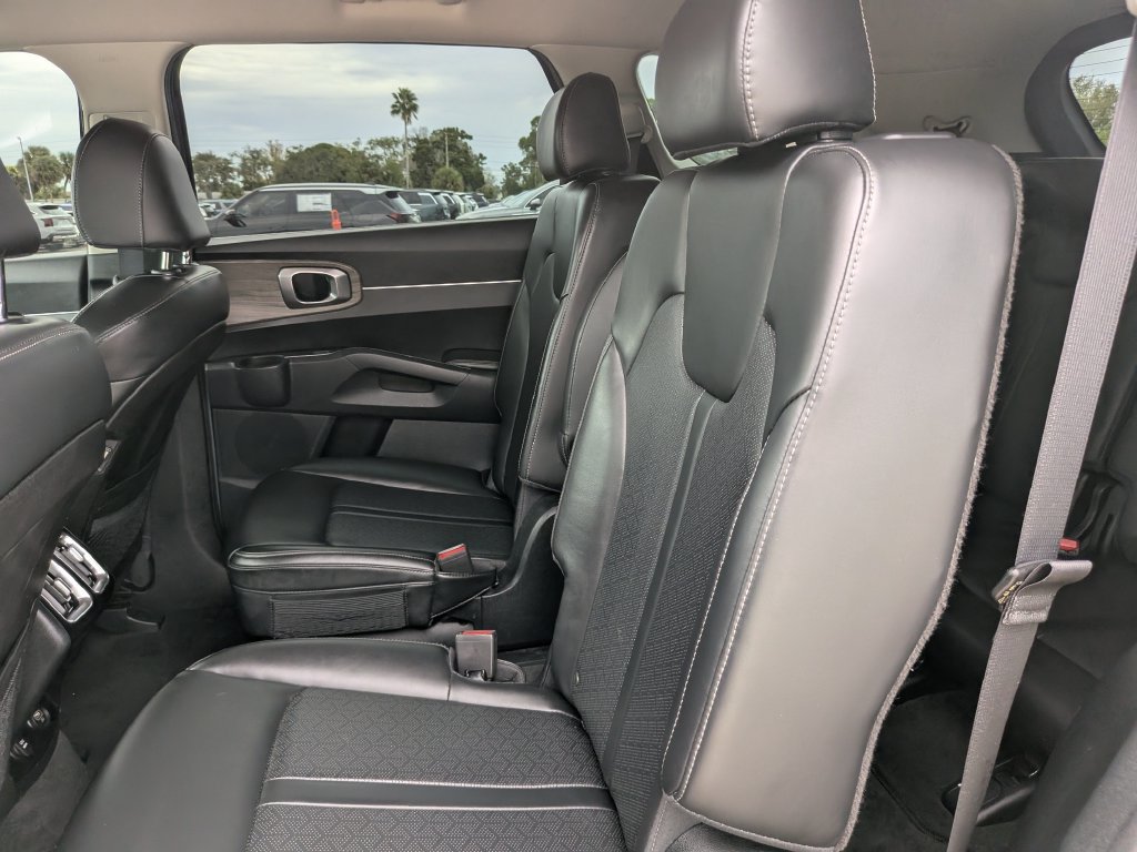 Certified 2023 Kia Sorento EX FWD image 19