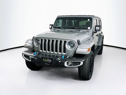 Used 2023 Jeep Wrangler Unlimited Sahara AWD/4WD image 3