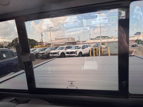 Used 2024 Nissan Frontier SL w/ Technology Package image 11