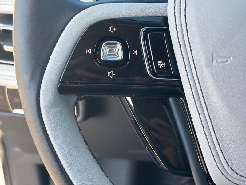 New 2026 Lincoln Aviator AWD w/ Jet Appearance Package image 21