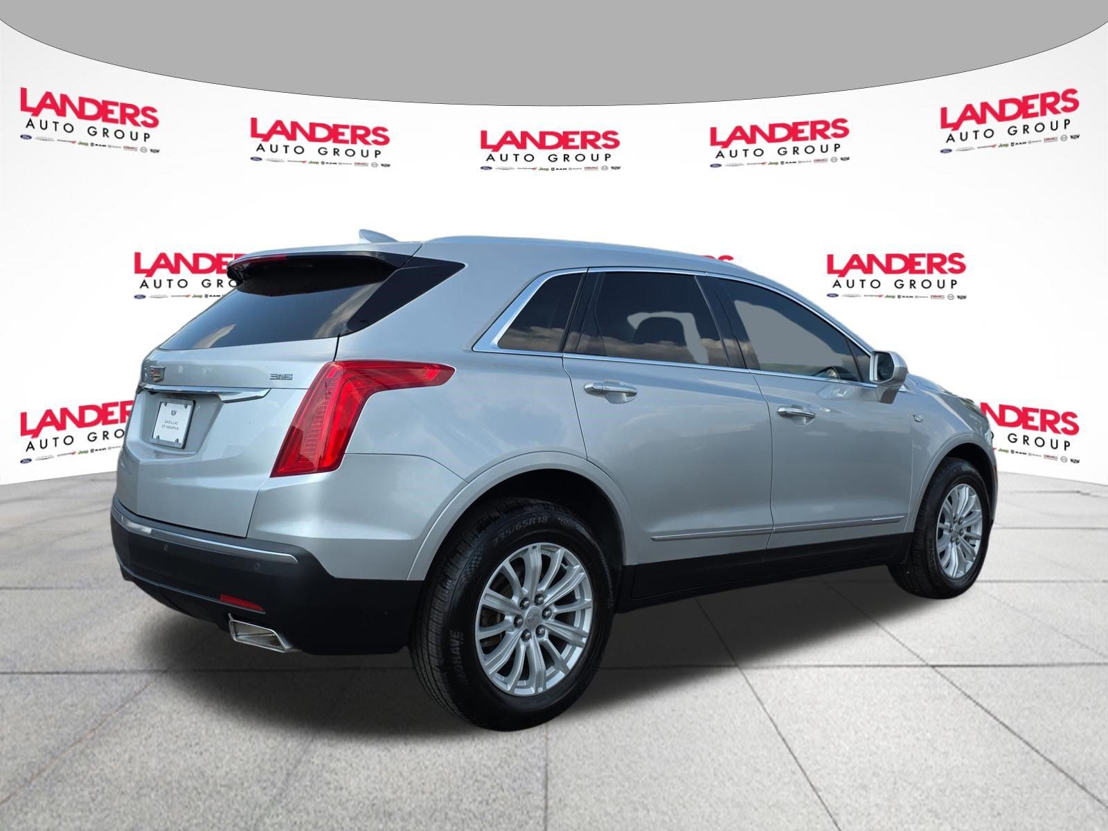 Used 2017 Cadillac XT5 Luxury FWD image 3