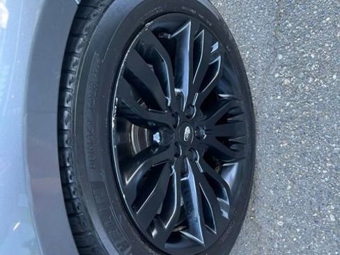 Used 2017 Land Rover Range Rover Sport HSE AWD/4WD image 12