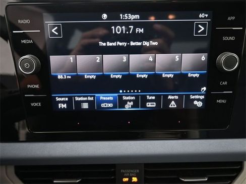 New 2026 Volkswagen Jetta SE image 3