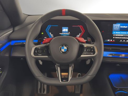 Used 2026 BMW M5 w/ Executive Package image 20