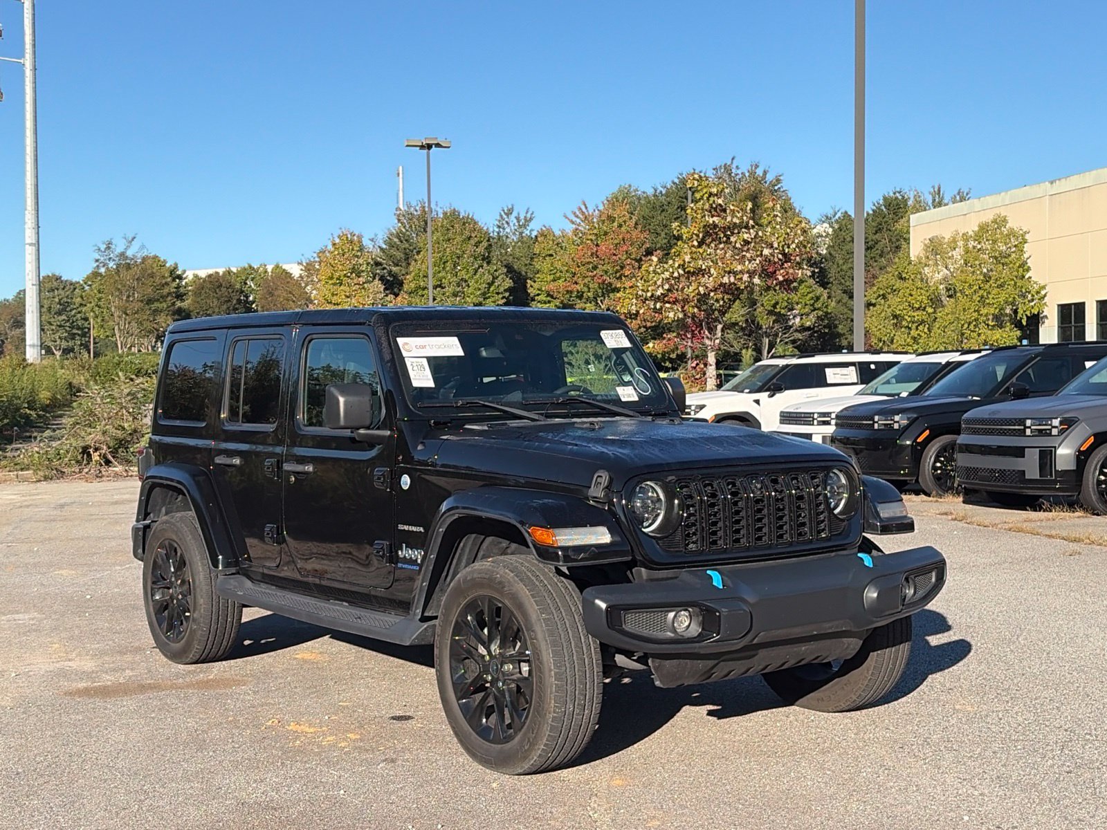Used 2024 Jeep Wrangler Unlimited Sahara w/ Technology Group AWD/4WD image 8