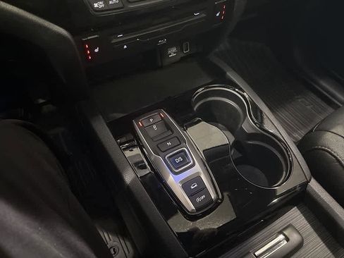 Used 2021 Honda Pilot Touring image 19