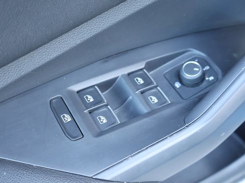 Used 2025 Volkswagen Jetta S image 14