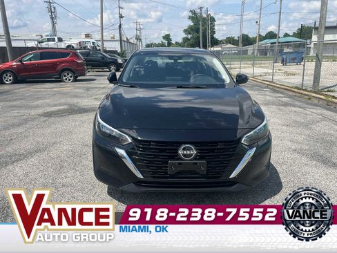 Used 2025 Nissan Sentra SV FWD image 2