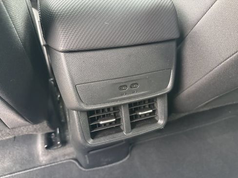 Used 2026 Chevrolet Equinox LT AWD/4WD image 38