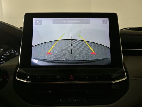 Used 2022 Jeep Compass Limited image 30