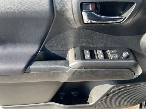 Certified 2023 Toyota Tacoma TRD Off-Road image 12