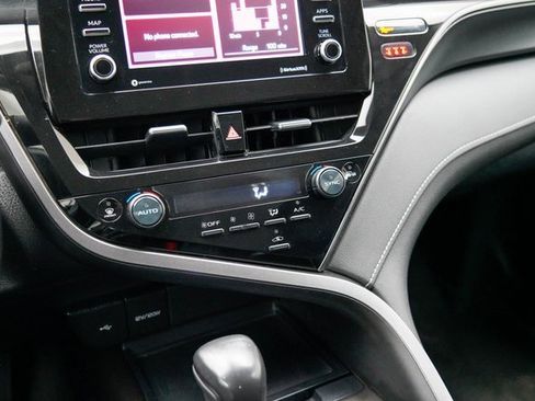 Used 2023 Toyota Camry SE image 29