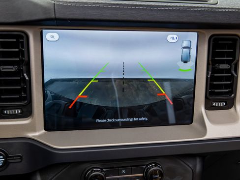 Used 2025 Ford Bronco Outer Banks AWD/4WD image 49