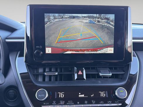 Used 2025 Toyota Corolla Cross XLE image 30