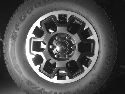 Used 2025 Toyota Tacoma TRD Off-Road image 15