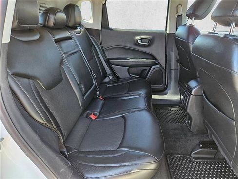 Used 2018 Jeep Compass Latitude AWD/4WD image 23