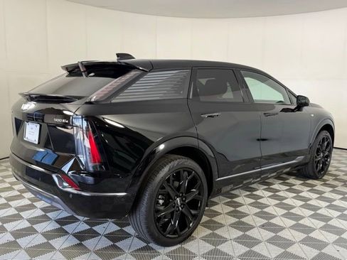New 2025 Cadillac Optiq Sport 2 w/ LPO, ONYX Package AWD/4WD image 9