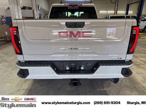 New 2026 GMC Sierra 2500 AT4 w/ AT4 Premium Plus Package AWD/4WD image 9