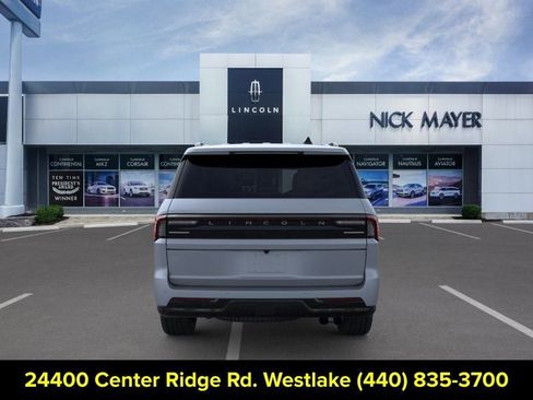 New 2026 Lincoln Navigator Reserve w/ Jet Appearance Package AWD/4WD image 5