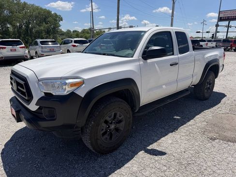 Used 2020 Toyota Tacoma SR RWD image 7