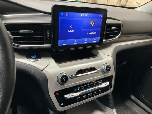 Used 2024 Ford Explorer XLT w/ Equipment Group 202A AWD/4WD image 12
