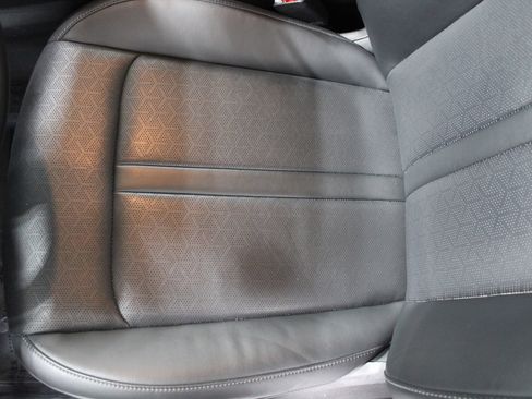 Used 2021 Kia Sorento S FWD image 13