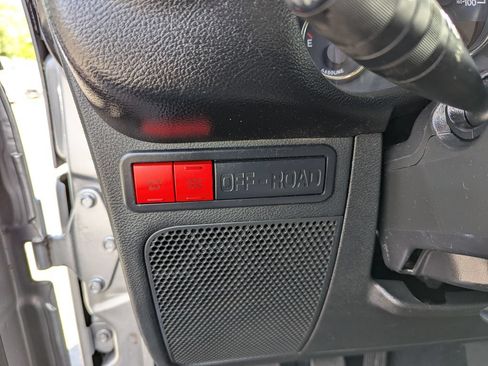 Used 2017 Jeep Wrangler Rubicon AWD/4WD image 14