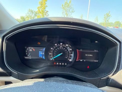 Used 2018 Ford Fusion SE w/ Fusion SE Technology Package FWD image 40
