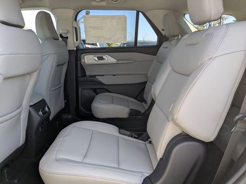 New 2026 Ford Explorer Active w/ Active Comfort Package image 17