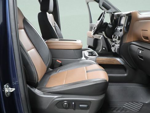 Used 2022 Chevrolet Silverado 3500 High Country w/ Z71 Off-Road Package image 31