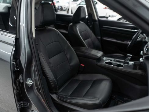 Used 2019 Nissan Altima 2.5 SL FWD image 11