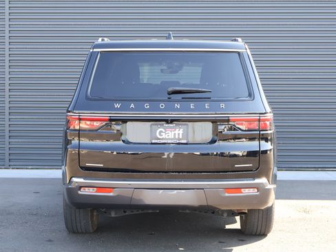 Used 2022 Jeep Wagoneer Series III w/ Flexible Seating Group AWD/4WD image 6