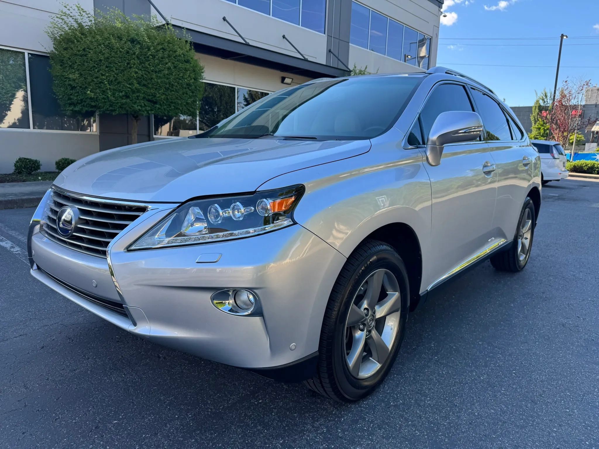 Used 2013 Lexus RX 450h AWD w/ Navigation Pkg image 4
