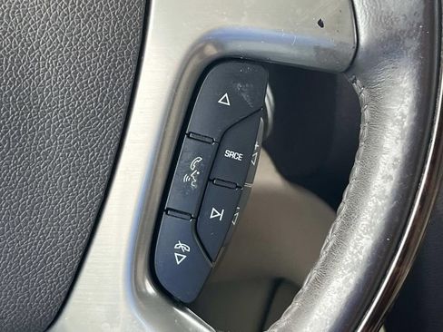 Used 2010 GMC Yukon XL Denali image 32