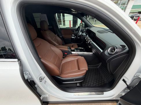 Used 2023 Mercedes-Benz GLB 250 4MATIC image 27