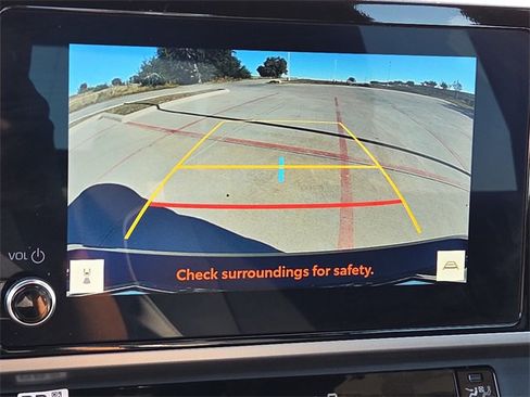 Used 2025 Toyota Camry SE image 21