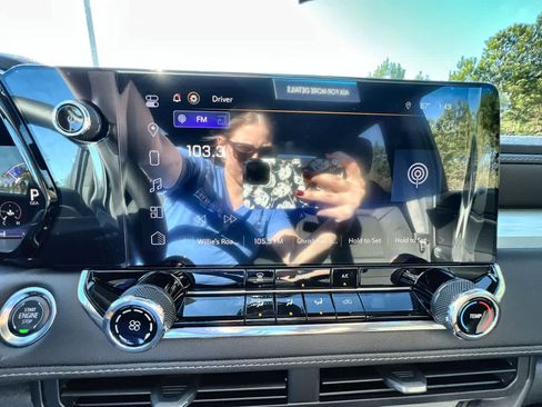 Used 2024 Chevrolet Colorado LT image 13