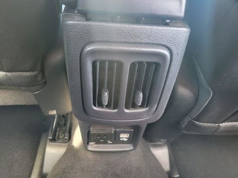 Used 2019 Jeep Compass Latitude image 21