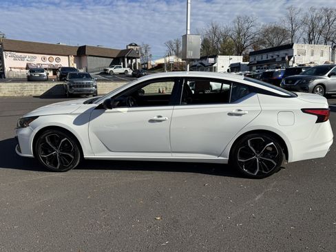 Certified 2024 Nissan Altima 2.5 SR image 4