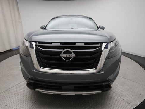 Certified 2025 Nissan Pathfinder Platinum w/ Cargo Package AWD/4WD image 11