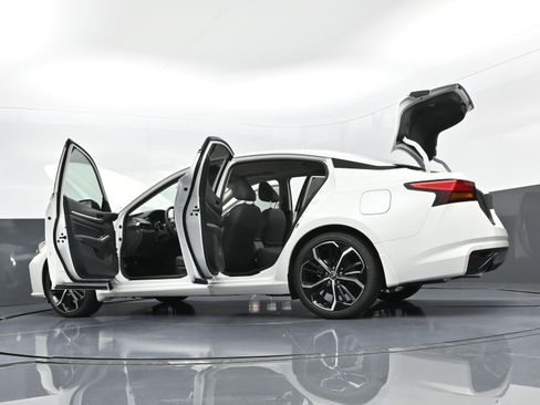 New 2025 Nissan Altima 2.5 SR w/ SR Premium Package image 43