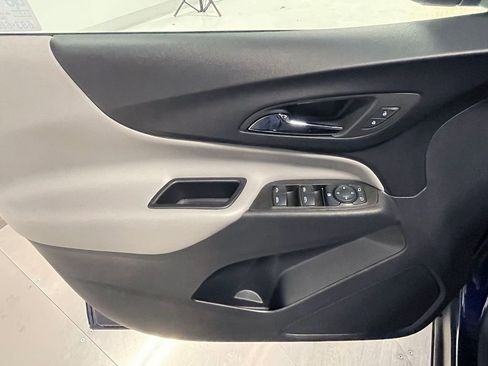 Used 2023 Chevrolet Equinox LS image 18