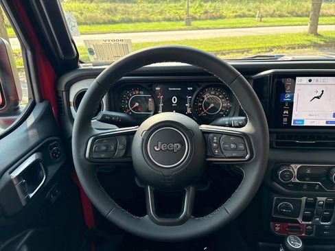 New 2025 Jeep Gladiator Willys image 19