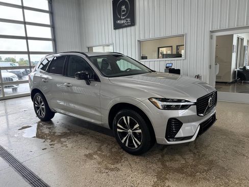 Used 2024 Volvo XC60 B5 Core image 45