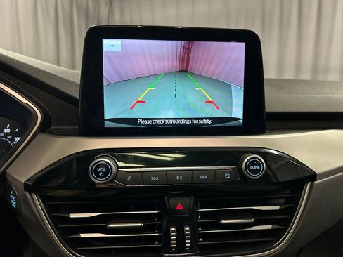 Used 2020 Ford Escape SE image 16